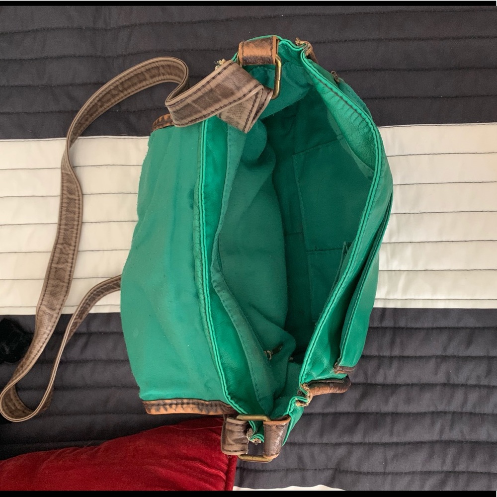 Distressed purse - Picture 3 of 3